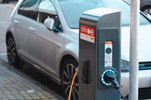 Electric Cars vs. Gasoline Cars: A Comparison of Performance and Cost