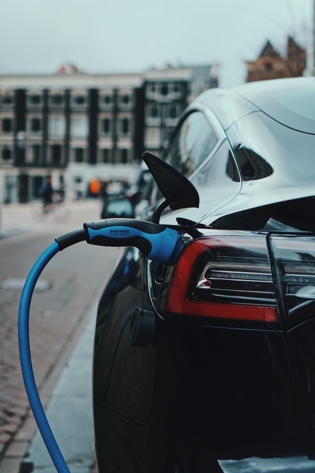 5 Reasons Why You Should Switch to an Electric Car